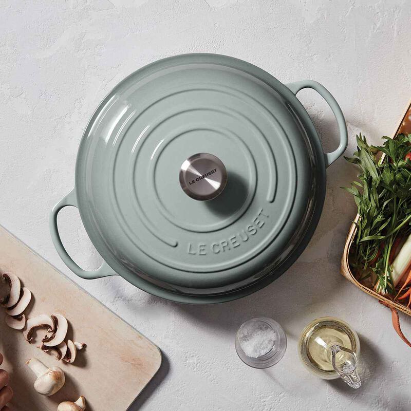 Le Creuset Signature Cast Iron Round Casserole 20cm image number 44